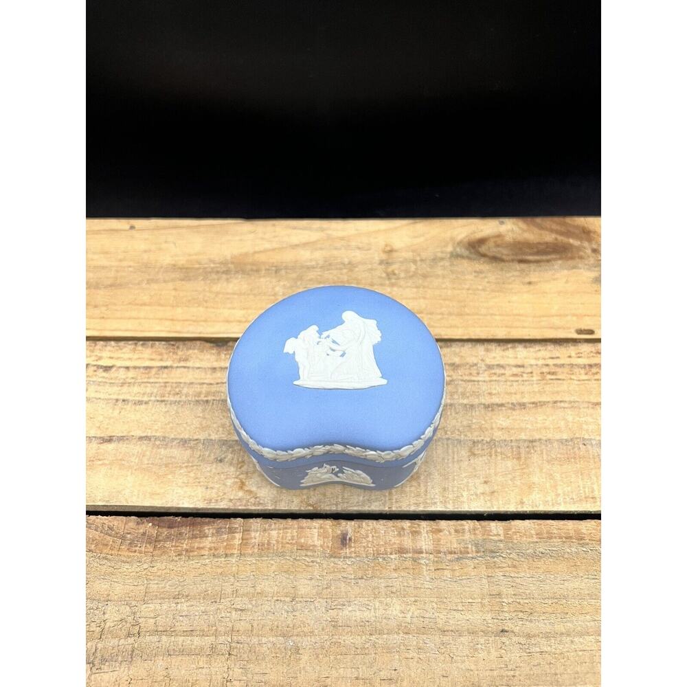 Wedgwood Jasperware Blue Kidney Shaped Trinket Box Chariot Cherubs Horses Lidded